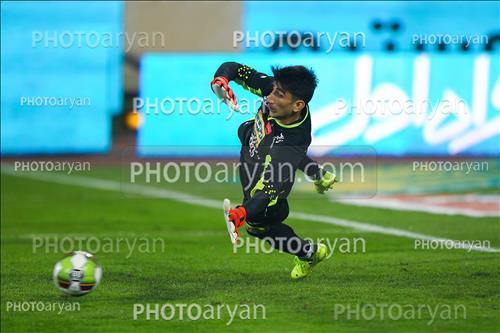 <span style='background: #33747a;font-weight: 300;font-size: 10px;box-shadow: 2px 3px 5px black;border-radius: 2px;margin: 2px;color: #fff;padding: 2px 5px;font - size: 10px;line - height: 22px; '>علیرضا بیرانوند</span> 