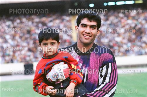 <span style='background: #33747a;font-weight: 300;font-size: 10px;box-shadow: 2px 3px 5px black;border-radius: 2px;margin: 2px;color: #fff;padding: 2px 5px;font - size: 10px;line - height: 22px; '>احمدرضا عابدزاده Ahmad Reza Abedzadeh</span> 