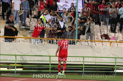 <span style='background: #33747a;font-weight: 300;font-size: 10px;box-shadow: 2px 3px 5px black;border-radius: 2px;margin: 2px;color: #fff;padding: 2px 5px;font - size: 10px;line - height: 22px; '>تماشاگران</span> <span style='background: #33747a;font-weight: 300;font-size: 10px;box-shadow: 2px 3px 5px black;border-radius: 2px;margin: 2px;color: #fff;padding: 2px 5px;font - size: 10px;line - height: 22px; '>عبدالکریم اسلامی</span> 