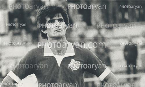 <span style='background: #33747a;box-shadow: 2px 3px 5px black;font-weight: 300;font-size: 10px;border-radius: 2px;margin: 2px;color: #fff;padding: 2px 5px;font - size: 10px;line - height: 22px; '>حسین کازرانی</span> 