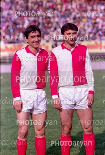 <span style='background: #33747a;box-shadow: 2px 3px 5px black;font-weight: 300;font-size: 10px;border-radius: 2px;margin: 2px;color: #fff;padding: 2px 5px;font - size: 10px;line - height: 22px; '>ناصر محمدخانی</span> <span style='background: #33747a;box-shadow: 2px 3px 5px black;font-weight: 300;font-size: 10px;border-radius: 2px;margin: 2px;color: #fff;padding: 2px 5px;font - size: 10px;line - height: 22px; '>حمید درخشان</span> 