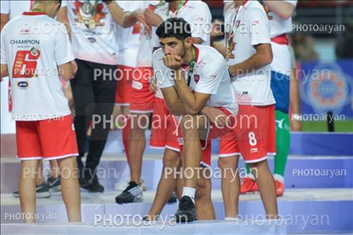 <span style='background: #33747a;font-weight: 300;font-size: 10px;box-shadow: 2px 3px 5px black;border-radius: 2px;margin: 2px;color: #fff;padding: 2px 5px;font - size: 10px;line - height: 22px; '>مهدی ترابی</span> 