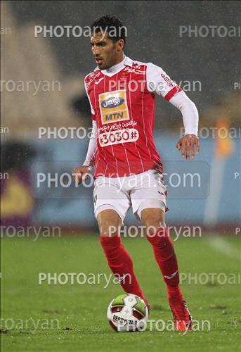 <span style='background: #33747a;font-weight: 300;font-size: 10px;box-shadow: 2px 3px 5px black;border-radius: 2px;margin: 2px;color: #fff;padding: 2px 5px;font - size: 10px;line - height: 22px; '>وحید امیری</span> 