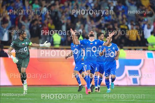 استقلال 3-هوادار 2  (1402/07/28)