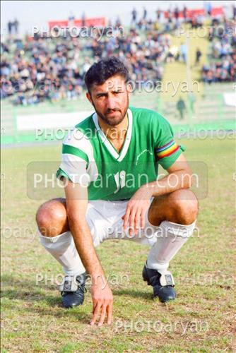 <span style='background: #33747a;box-shadow: 2px 3px 5px black;font-weight: 300;font-size: 10px;border-radius: 2px;margin: 2px;color: #fff;padding: 2px 5px;font - size: 10px;line - height: 22px; '>نجم الدین بخشی</span> 