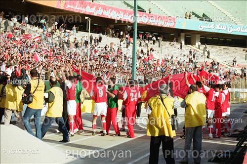 <span style='background: #33747a;font-weight: 300;font-size: 10px;box-shadow: 2px 3px 5px black;border-radius: 2px;margin: 2px;color: #fff;padding: 2px 5px;font - size: 10px;line - height: 22px; '>اسماعیل حلالی</span> 