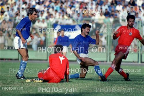 <span style='background: #33747a;box-shadow: 2px 3px 5px black;font-weight: 300;font-size: 10px;border-radius: 2px;margin: 2px;color: #fff;padding: 2px 5px;font - size: 10px;line - height: 22px; '>هادی آهنگران</span> 