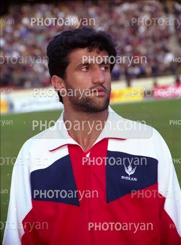 <span style='background: #33747a;box-shadow: 2px 3px 5px black;font-weight: 300;font-size: 10px;border-radius: 2px;margin: 2px;color: #fff;padding: 2px 5px;font - size: 10px;line - height: 22px; '>سعید نعیم آبادی</span> 