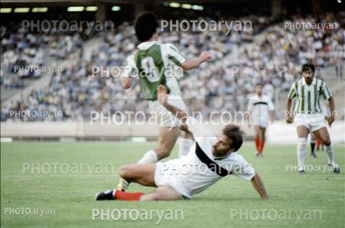 <span style='background: #33747a;font-weight: 300;font-size: 10px;box-shadow: 2px 3px 5px black;border-radius: 2px;margin: 2px;color: #fff;padding: 2px 5px;font - size: 10px;line - height: 22px; '>نا مشخص</span> 