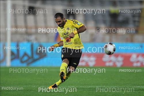 <span style='background: #33747a;font-weight: 300;font-size: 10px;box-shadow: 2px 3px 5px black;border-radius: 2px;margin: 2px;color: #fff;padding: 2px 5px;font - size: 10px;line - height: 22px; '>مهدی کیانی</span> 