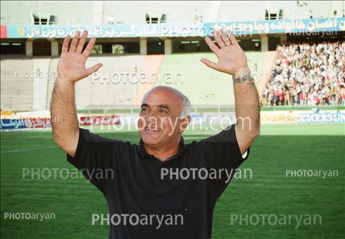 <span style='background: #33747a;box-shadow: 2px 3px 5px black;font-weight: 300;font-size: 10px;border-radius: 2px;margin: 2px;color: #fff;padding: 2px 5px;font - size: 10px;line - height: 22px; '>ناصر ابراهیمی</span> 