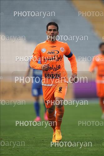 <span style='background: #33747a;box-shadow: 2px 3px 5px black;font-weight: 300;font-size: 10px;border-radius: 2px;margin: 2px;color: #fff;padding: 2px 5px;font - size: 10px;line - height: 22px; '>ابراهیم صادقی</span> 