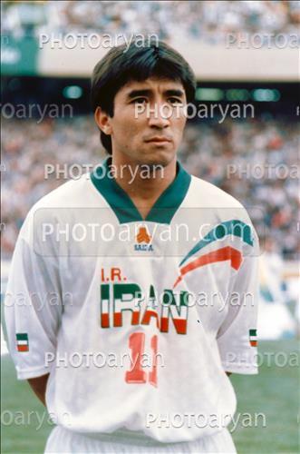 <span style='background: #33747a;box-shadow: 2px 3px 5px black;font-weight: 300;font-size: 10px;border-radius: 2px;margin: 2px;color: #fff;padding: 2px 5px;font - size: 10px;line - height: 22px; '>خداداد عزیزی  Khodadad Azizi</span> 