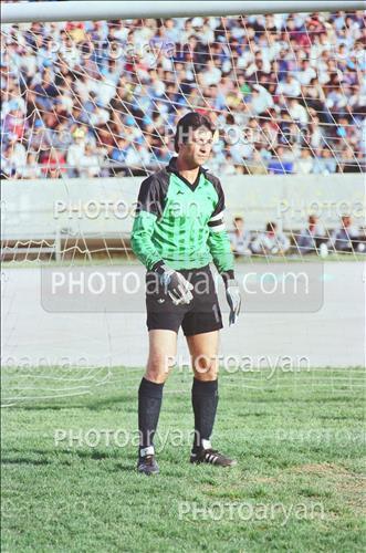 <span style='background: #33747a;font-weight: 300;font-size: 10px;box-shadow: 2px 3px 5px black;border-radius: 2px;margin: 2px;color: #fff;padding: 2px 5px;font - size: 10px;line - height: 22px; '>ناصر حجازی</span> 