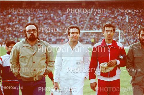 <span style='background: #33747a;font-weight: 300;font-size: 10px;box-shadow: 2px 3px 5px black;border-radius: 2px;margin: 2px;color: #fff;padding: 2px 5px;font - size: 10px;line - height: 22px; '>ابراهیم کیان طهماسبی</span> 