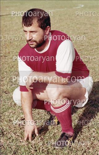 <span style='background: #33747a;font-weight: 300;font-size: 10px;box-shadow: 2px 3px 5px black;border-radius: 2px;margin: 2px;color: #fff;padding: 2px 5px;font - size: 10px;line - height: 22px; '>علی پروین  Ali Parvin</span> 