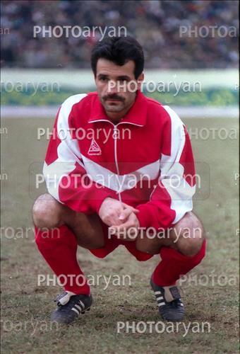 <span style='background: #33747a;box-shadow: 2px 3px 5px black;font-weight: 300;font-size: 10px;border-radius: 2px;margin: 2px;color: #fff;padding: 2px 5px;font - size: 10px;line - height: 22px; '>محمدحسن انصاری فر</span> 