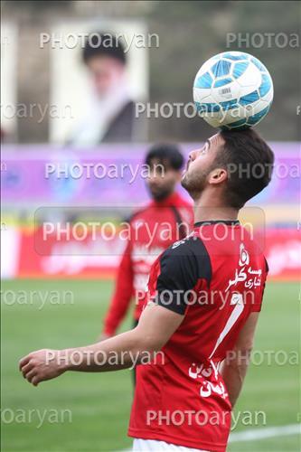 <span style='background: #33747a;font-weight: 300;font-size: 10px;box-shadow: 2px 3px 5px black;border-radius: 2px;margin: 2px;color: #fff;padding: 2px 5px;font - size: 10px;line - height: 22px; '>سروش رفیعی</span> 