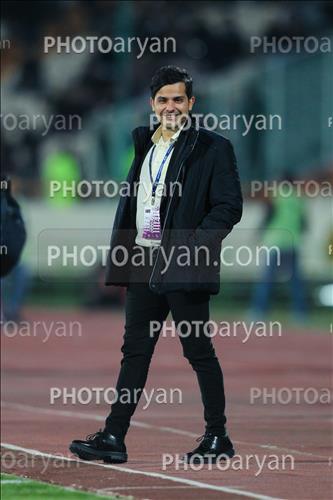 <span style='background: #33747a;box-shadow: 2px 3px 5px black;font-weight: 300;font-size: 10px;border-radius: 2px;margin: 2px;color: #fff;padding: 2px 5px;font - size: 10px;line - height: 22px; '>امیرحسین فراهانی</span> 