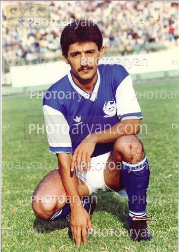 <span style='background: #33747a;box-shadow: 2px 3px 5px black;font-weight: 300;font-size: 10px;border-radius: 2px;margin: 2px;color: #fff;padding: 2px 5px;font - size: 10px;line - height: 22px; '>امیر قلعه نویی</span> 