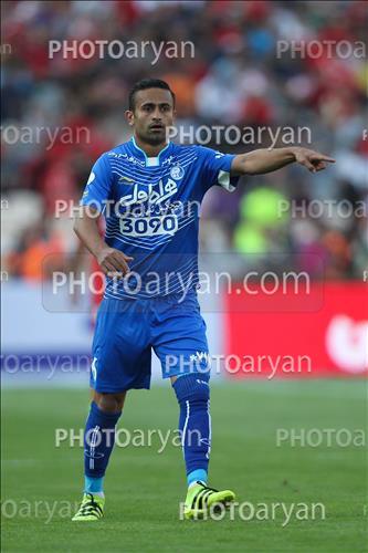 <span style='background: #33747a;box-shadow: 2px 3px 5px black;font-weight: 300;font-size: 10px;border-radius: 2px;margin: 2px;color: #fff;padding: 2px 5px;font - size: 10px;line - height: 22px; '>امید ابراهیمی</span> 