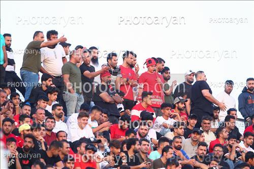 <span style='background: #33747a;box-shadow: 2px 3px 5px black;font-weight: 300;font-size: 10px;border-radius: 2px;margin: 2px;color: #fff;padding: 2px 5px;font - size: 10px;line - height: 22px; '>تماشاگران</span> 