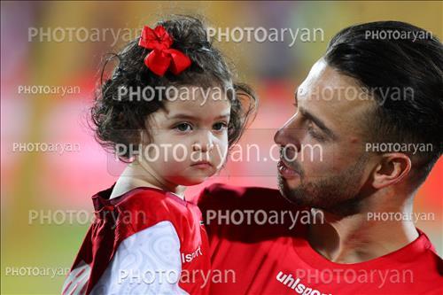 <span style='background: #33747a;font-weight: 300;font-size: 10px;box-shadow: 2px 3px 5px black;border-radius: 2px;margin: 2px;color: #fff;padding: 2px 5px;font - size: 10px;line - height: 22px; '>سروش رفیعی</span> 