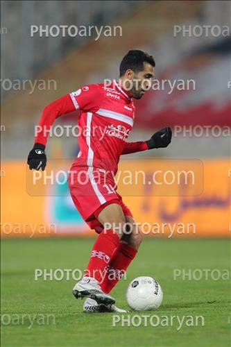 <span style='background: #33747a;font-weight: 300;font-size: 10px;box-shadow: 2px 3px 5px black;border-radius: 2px;margin: 2px;color: #fff;padding: 2px 5px;font - size: 10px;line - height: 22px; '>وحید امیری</span> 