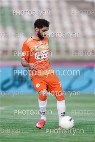 <span style='background: #33747a;box-shadow: 2px 3px 5px black;font-weight: 300;font-size: 10px;border-radius: 2px;margin: 2px;color: #fff;padding: 2px 5px;font - size: 10px;line - height: 22px; '>سینا مریدی</span> 