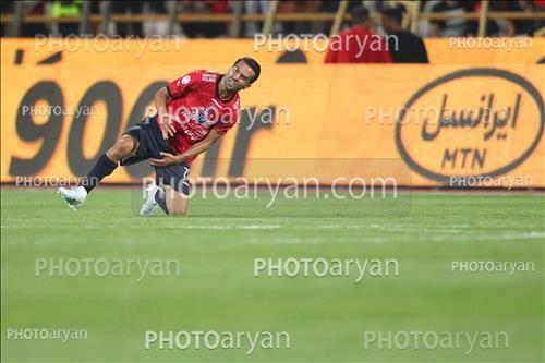 <span style='background: #33747a;box-shadow: 2px 3px 5px black;font-weight: 300;font-size: 10px;border-radius: 2px;margin: 2px;color: #fff;padding: 2px 5px;font - size: 10px;line - height: 22px; '>مسعود شجاعی</span> 