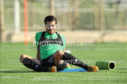 <span style='background: #33747a;font-weight: 300;font-size: 10px;box-shadow: 2px 3px 5px black;border-radius: 2px;margin: 2px;color: #fff;padding: 2px 5px;font - size: 10px;line - height: 22px; '>سعید عزت الهی</span> 