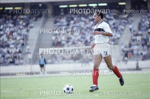 <span style='background: #33747a;font-weight: 300;font-size: 10px;box-shadow: 2px 3px 5px black;border-radius: 2px;margin: 2px;color: #fff;padding: 2px 5px;font - size: 10px;line - height: 22px; '>محمد خاکپور</span> 