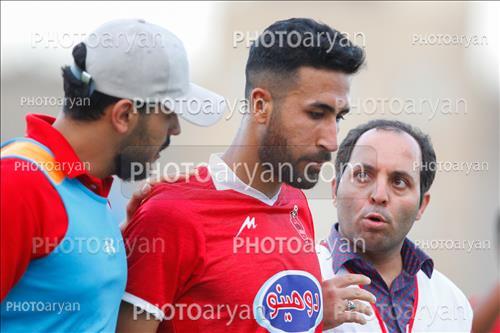 <span style='background: #33747a;box-shadow: 2px 3px 5px black;font-weight: 300;font-size: 10px;border-radius: 2px;margin: 2px;color: #fff;padding: 2px 5px;font - size: 10px;line - height: 22px; '>مصطفی باجلان</span> 