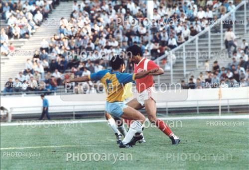 <span style='background: #33747a;box-shadow: 2px 3px 5px black;font-weight: 300;font-size: 10px;border-radius: 2px;margin: 2px;color: #fff;padding: 2px 5px;font - size: 10px;line - height: 22px; '>کاظم سید علی خانی</span> 