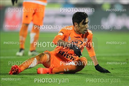 <span style='background: #33747a;font-weight: 300;font-size: 10px;box-shadow: 2px 3px 5px black;border-radius: 2px;margin: 2px;color: #fff;padding: 2px 5px;font - size: 10px;line - height: 22px; '>امید خالدی</span> 