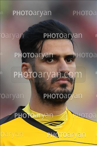 <span style='background: #33747a;box-shadow: 2px 3px 5px black;font-weight: 300;font-size: 10px;border-radius: 2px;margin: 2px;color: #fff;padding: 2px 5px;font - size: 10px;line - height: 22px; '>وحید شیخ ویسی</span> 