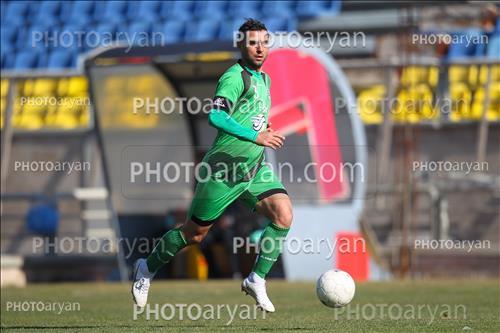 <span style='background: #33747a;box-shadow: 2px 3px 5px black;font-weight: 300;font-size: 10px;border-radius: 2px;margin: 2px;color: #fff;padding: 2px 5px;font - size: 10px;line - height: 22px; '>علی سلیمانی</span> 