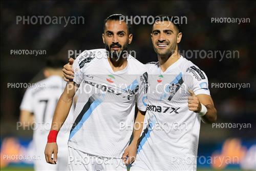 <span style='background: #33747a;box-shadow: 2px 3px 5px black;font-weight: 300;font-size: 10px;border-radius: 2px;margin: 2px;color: #fff;padding: 2px 5px;font - size: 10px;line - height: 22px; '>حامد پاکدل</span> <span style='background: #33747a;box-shadow: 2px 3px 5px black;font-weight: 300;font-size: 10px;border-radius: 2px;margin: 2px;color: #fff;padding: 2px 5px;font - size: 10px;line - height: 22px; '>منصور باقری</span> 