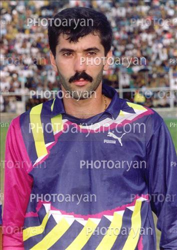 <span style='background: #33747a;box-shadow: 2px 3px 5px black;font-weight: 300;font-size: 10px;border-radius: 2px;margin: 2px;color: #fff;padding: 2px 5px;font - size: 10px;line - height: 22px; '>حمید بابازاده</span> 