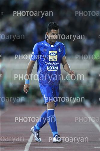 <span style='background: #33747a;box-shadow: 2px 3px 5px black;font-weight: 300;font-size: 10px;border-radius: 2px;margin: 2px;color: #fff;padding: 2px 5px;font - size: 10px;line - height: 22px; '>حسین بیت سعید</span> 