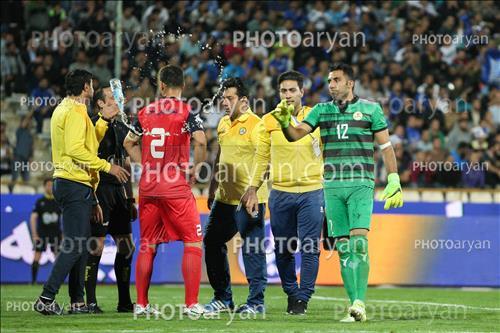 <span style='background: #33747a;box-shadow: 2px 3px 5px black;font-weight: 300;font-size: 10px;border-radius: 2px;margin: 2px;color: #fff;padding: 2px 5px;font - size: 10px;line - height: 22px; '>میلاد فراهانی</span> 