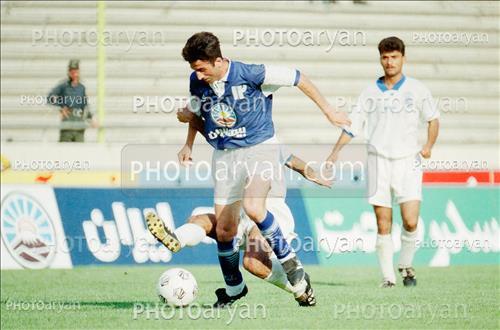 <span style='background: #33747a;box-shadow: 2px 3px 5px black;font-weight: 300;font-size: 10px;border-radius: 2px;margin: 2px;color: #fff;padding: 2px 5px;font - size: 10px;line - height: 22px; '>ادموند اختر</span> 