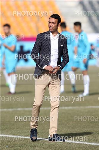 <span style='background: #33747a;box-shadow: 2px 3px 5px black;font-weight: 300;font-size: 10px;border-radius: 2px;margin: 2px;color: #fff;padding: 2px 5px;font - size: 10px;line - height: 22px; '>غلامرضا عنایتی</span> 