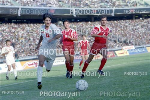 <span style='background: #33747a;font-weight: 300;font-size: 10px;box-shadow: 2px 3px 5px black;border-radius: 2px;margin: 2px;color: #fff;padding: 2px 5px;font - size: 10px;line - height: 22px; '>علی دایی  Ali Daei</span> 