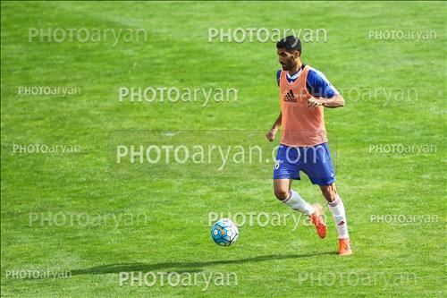 <span style='background: #33747a;font-weight: 300;font-size: 10px;box-shadow: 2px 3px 5px black;border-radius: 2px;margin: 2px;color: #fff;padding: 2px 5px;font - size: 10px;line - height: 22px; '>محمد انصاری</span> 