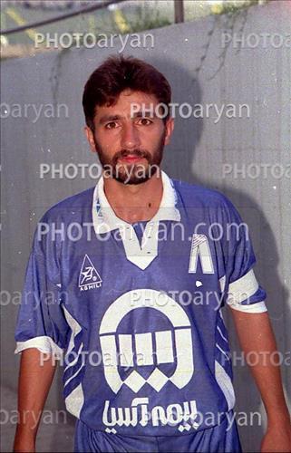 <span style='background: #33747a;box-shadow: 2px 3px 5px black;font-weight: 300;font-size: 10px;border-radius: 2px;margin: 2px;color: #fff;padding: 2px 5px;font - size: 10px;line - height: 22px; '>امیر قلعه نویی</span> 