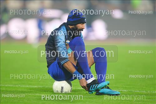 <span style='background: #33747a;box-shadow: 2px 3px 5px black;font-weight: 300;font-size: 10px;border-radius: 2px;margin: 2px;color: #fff;padding: 2px 5px;font - size: 10px;line - height: 22px; '>فرشید باقری</span> 