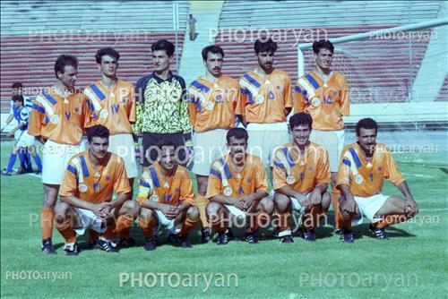 <span style='background: #33747a;box-shadow: 2px 3px 5px black;font-weight: 300;font-size: 10px;border-radius: 2px;margin: 2px;color: #fff;padding: 2px 5px;font - size: 10px;line - height: 22px; '>فرد ملکیان</span> 