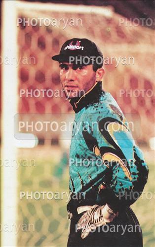 <span style='background: #33747a;font-weight: 300;font-size: 10px;box-shadow: 2px 3px 5px black;border-radius: 2px;margin: 2px;color: #fff;padding: 2px 5px;font - size: 10px;line - height: 22px; '>احمدرضا عابدزاده Ahmad Reza Abedzadeh</span> 