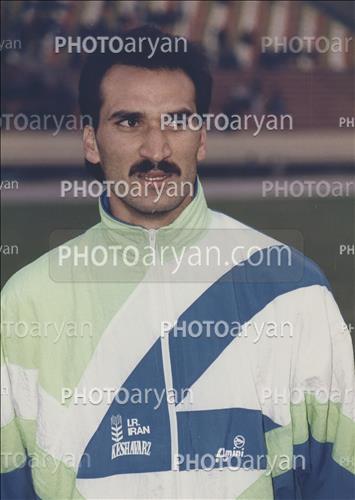 <span style='background: #33747a;box-shadow: 2px 3px 5px black;font-weight: 300;font-size: 10px;border-radius: 2px;margin: 2px;color: #fff;padding: 2px 5px;font - size: 10px;line - height: 22px; '>جمشید شاه محمدی</span> 